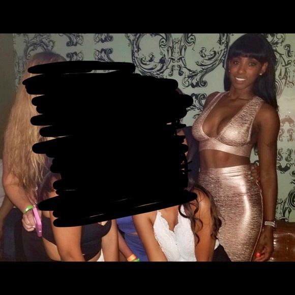 Two piece set - Picture 2 of 7